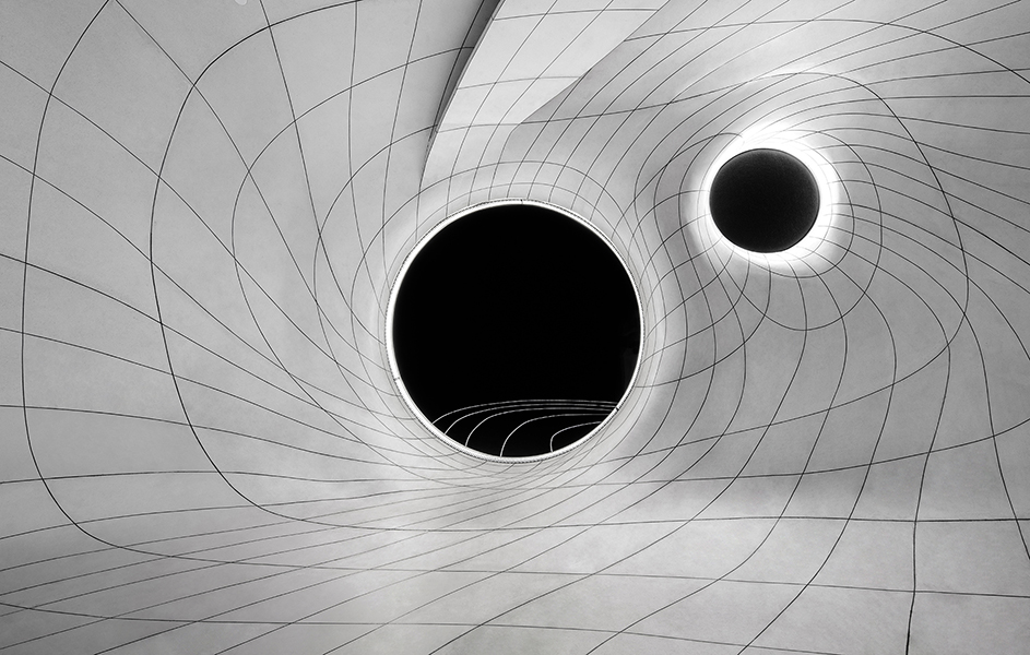 The distance effect created by the light using the black sky accommodates people's imagination and blurs the boundaries of space, in order to create an illusory and vast cosmic atmosphere in a small space. The low-illumination environment is conducive to creating an immersive experience. At the same time, color temperature and brightness are used as guidance to echo the flow of visitors and present a rich three-dimensional spatial hierarchy. Shanghai Astronomy Museum