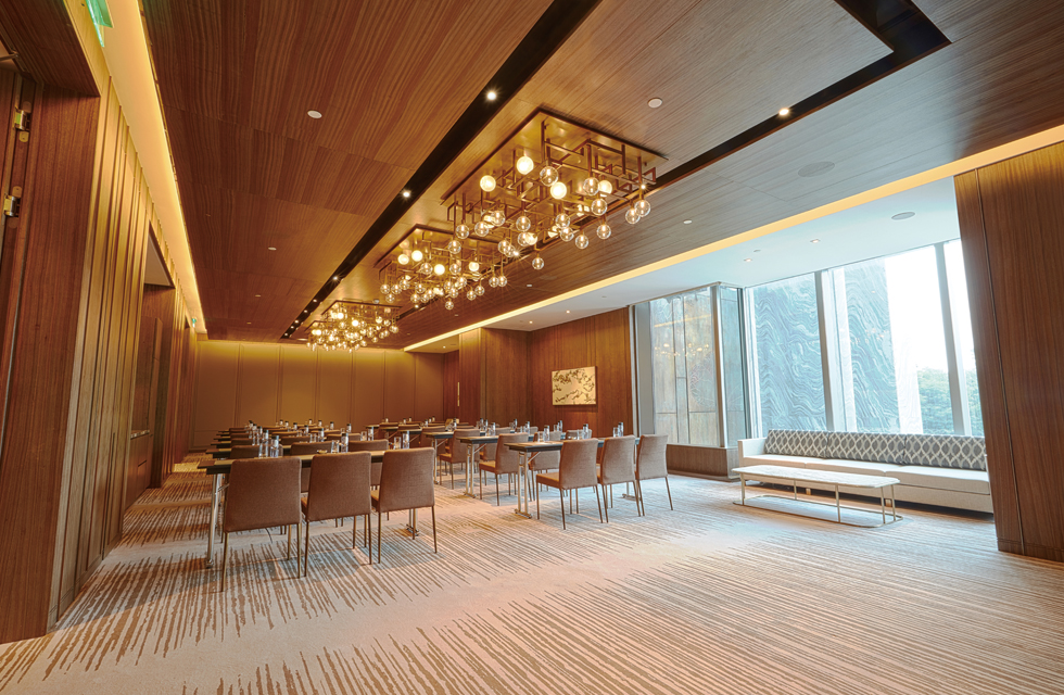 Among many luxury hotels, Park Hyatt's design is the best. Park Hyatt Hangzhou invites the world's most popular designers - Yabu , a designer duo from New York Pushelberg . Park Hyatt is also very particular about the hotel's decorative materials. Among them, the lighting arrangement has a slight sense of privacy and a strong sense of belonging, which is luxurious and elegant. Conference hall